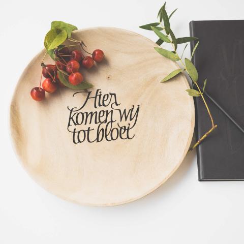 Schaal 'Hier komen wij tot bloei'