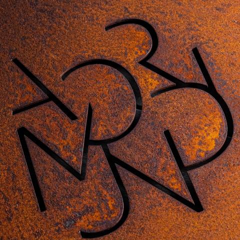 Muurtekst 'Amor mundi'